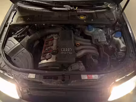 Audi A4 2.0 FSI 150