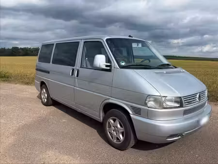 Volkswagen Transporter T4 2.5 TDI 102