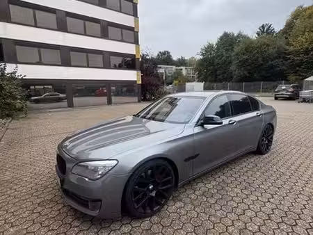 BMW Série 7 740d 3.0 313