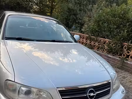 Opel Omega 2.2 144 Elegance