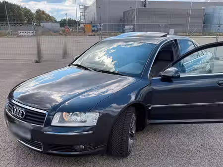 Audi A8 V8 4.2 335 quattro