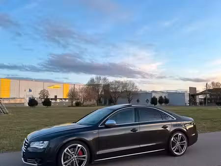 Audi A8 V8 4.2 quattro