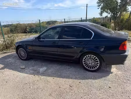 BMW Série 3 330d 3.0 183