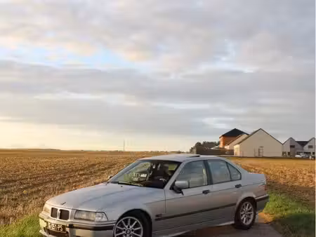 BMW Série 3 316 1.6 102