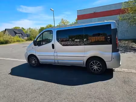 Renault Trafic 2.5 dCi 135