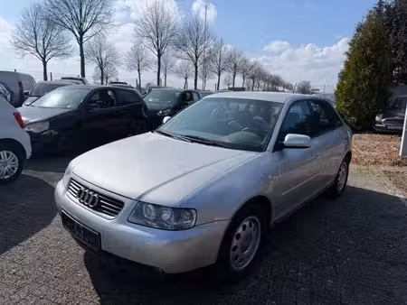 Audi A3 1.6 102 Attraction