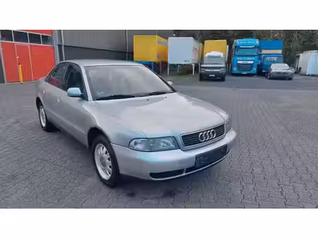 Audi A4 1.6 101