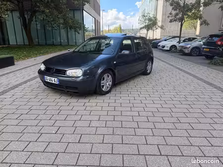 Volkswagen Golf 2.3 150