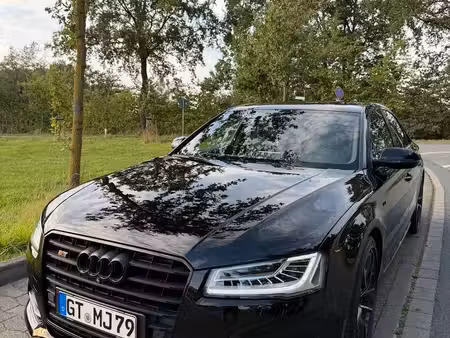 Audi A8 S8 Plus V8 4.0 605 quattro