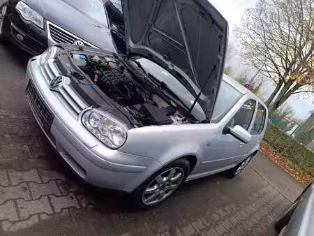 Volkswagen Golf 1.6 100 Highline