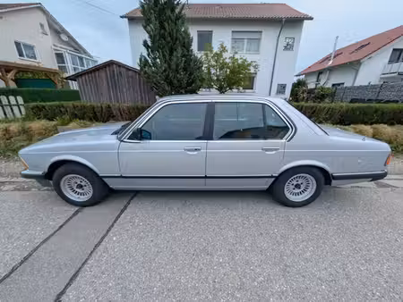 BMW Série 7 732i