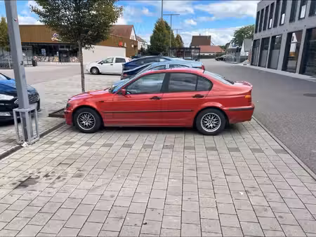 BMW Série 3 318i 2.0 105