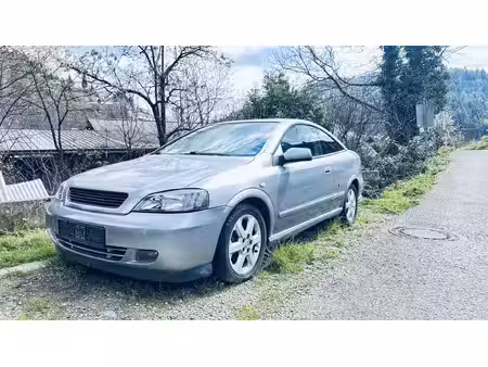 Opel Astra 2.2 147