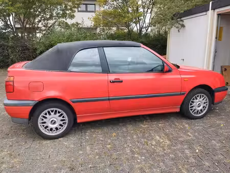 Volkswagen Golf 1.8 75