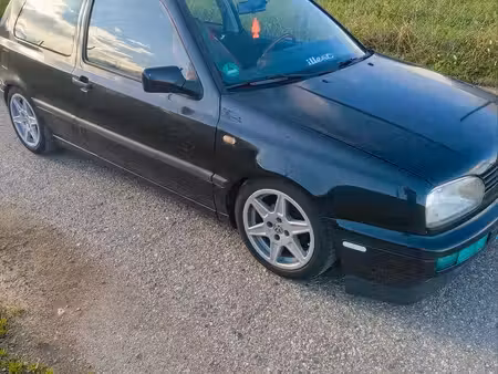 Volkswagen Golf 1.6 75