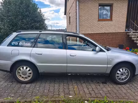 Audi A4 1.6 102