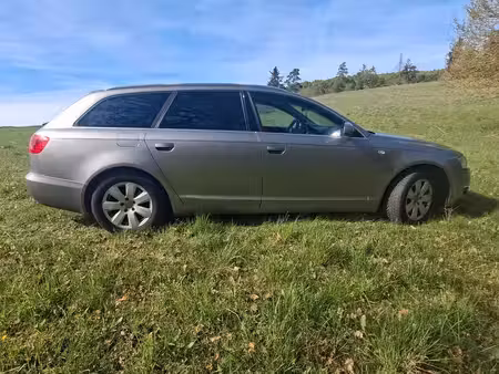 Audi A6 quattro