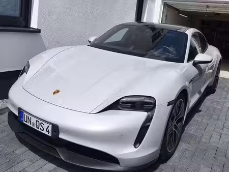 Porsche Taycan 