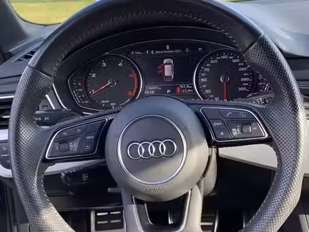 Audi A4 2.0 TDI 150 S line