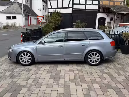 Audi A4 2.0 130