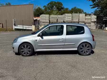 Renault Clio RS 2.0 182