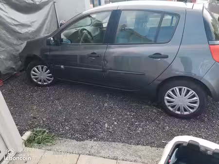Renault Clio 1.4 98