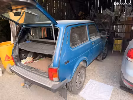 Lada Nova 