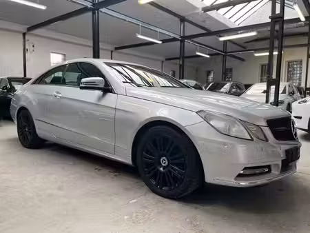 Mercedes-Benz Classe E E 200