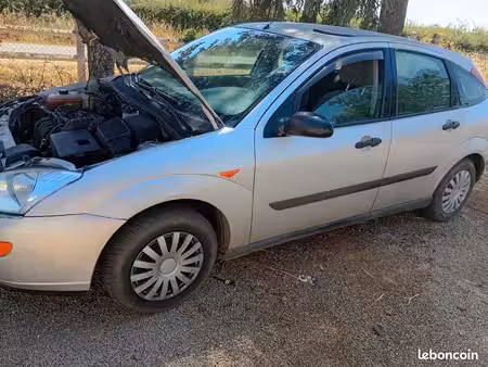 Ford Focus 1.6 100