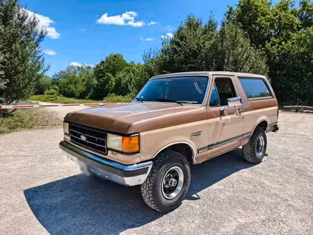 Ford Bronco V8 5.8 XLT 4x4