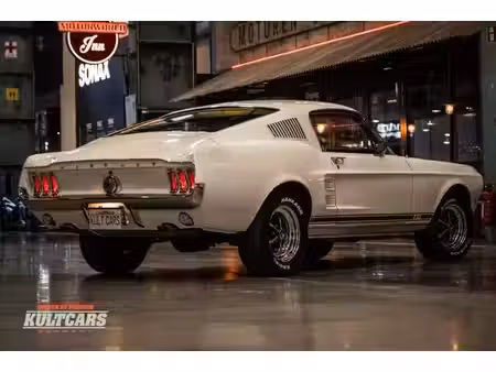 Ford Mustang Fastback S
