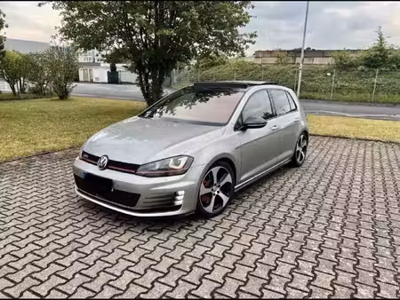 Volkswagen Golf GTI 2.0 TFSI 230 Performance