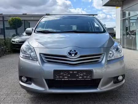 Toyota Verso 2.0 126