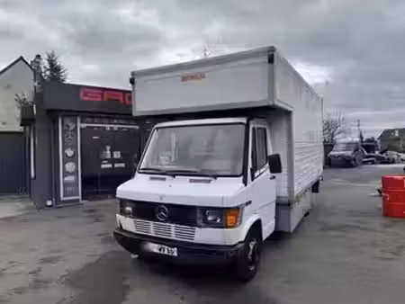 Mercedes-Benz 408 