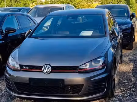 Volkswagen Golf GTI 2.0 TSI 220