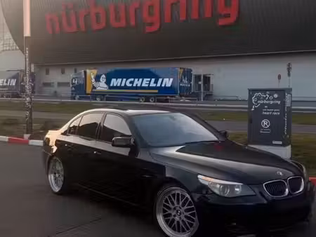 BMW Série 5 545i V8 4.4 333
