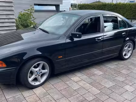 BMW Série 5 528i 2.8 193