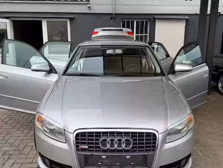 Audi A4 V6 3.2 FSI 256 S line