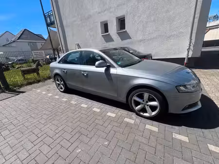 Audi A4 V6 3.2 FSI 265