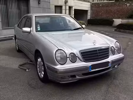 Mercedes-Benz Classe E E 220 2.1 CDI 143 Elegance