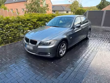 BMW Série 3 318i 2.0 143