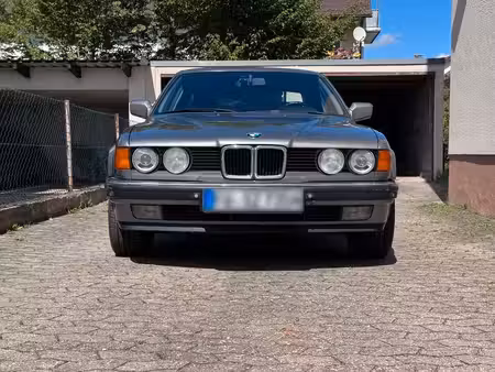 BMW Série 7 735i