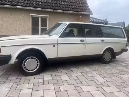 Volvo 240 2.3