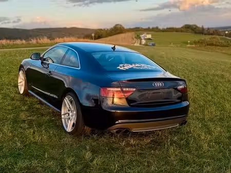 Audi A5 S5 V8 4.2 FSI 354 quattro