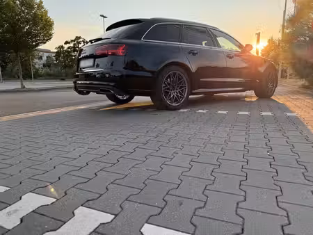 Audi A6 quattro