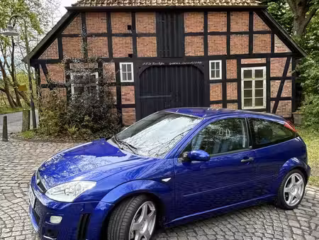 Ford Focus RS 2.0 215