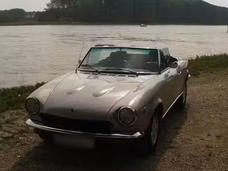 Fiat 124 Spider 