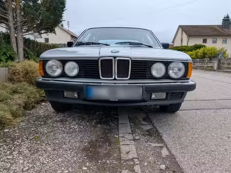 BMW Série 7 732i