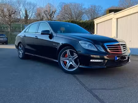Mercedes-Benz Classe E E 63 AMG V8 5.5 557