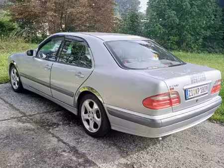 Mercedes-Benz Classe E E 200 136 Classic